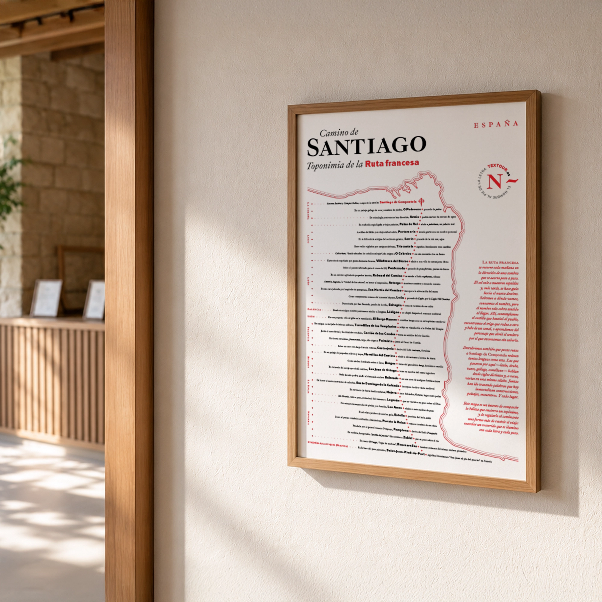 Mapa del Camino francés enmarcado en un hotel del recorrido