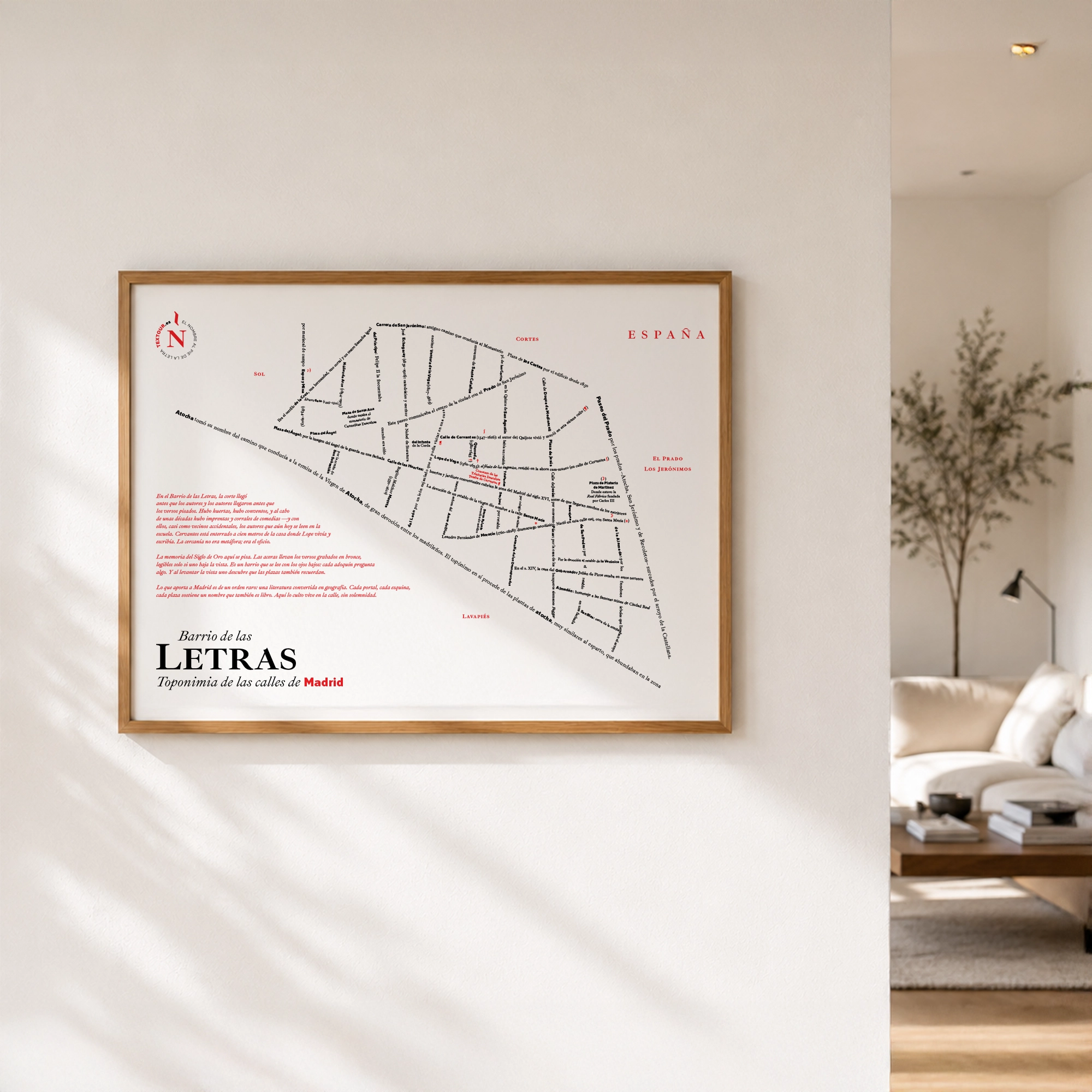 Mapa de Las Letras enmarcado en un salón